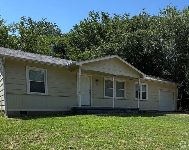 Building Photo - NEWLY RENOVATED 3 BEDROOM HOME