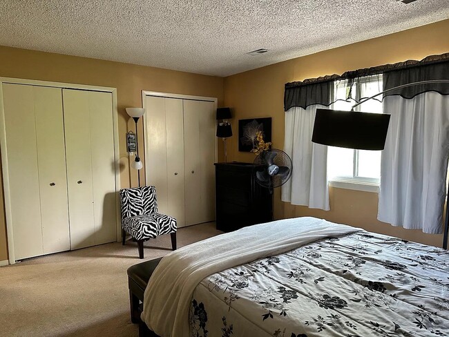 Photo - 208 Denrose Dr