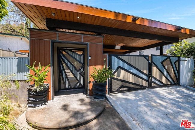 22277 Buenaventura St