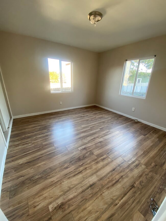 Photo - 1044 Tremont St