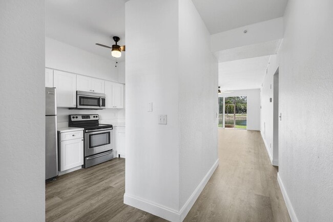 Photo - 3250 Cypress Glen Way Unidad #402