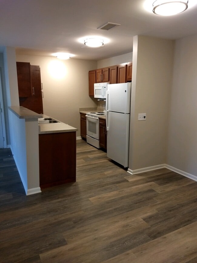 Photo - White Oak Crossing