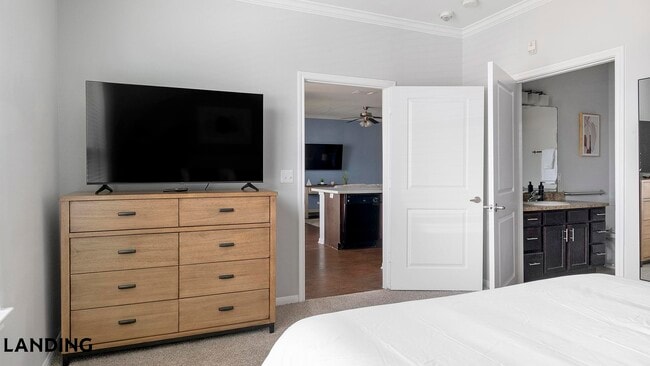 Photo - 14807 Woodland Hills Dr Unidad 5102