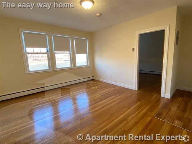 Building Photo - 168 N Beacon St Unit #1 Rental