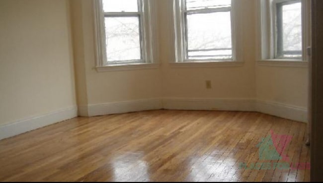 Photo - 165 Hemenway St