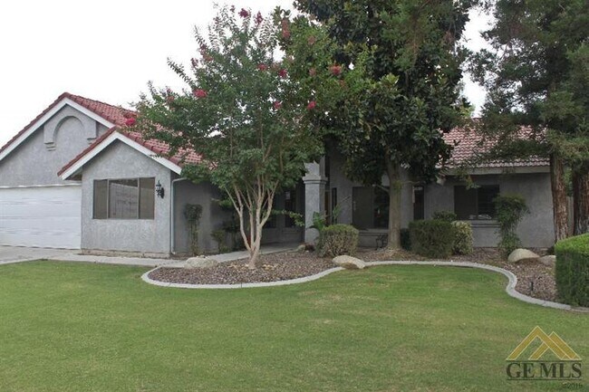 Spacious 4 Bedroom / 2 Bathroom House in T... - Spacious 4 Bedroom / 2 Bathroom House in T...