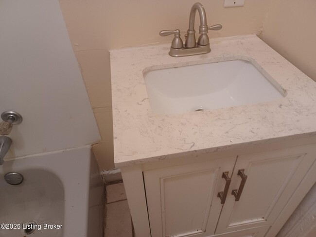 Photo - 1421 Hazel St