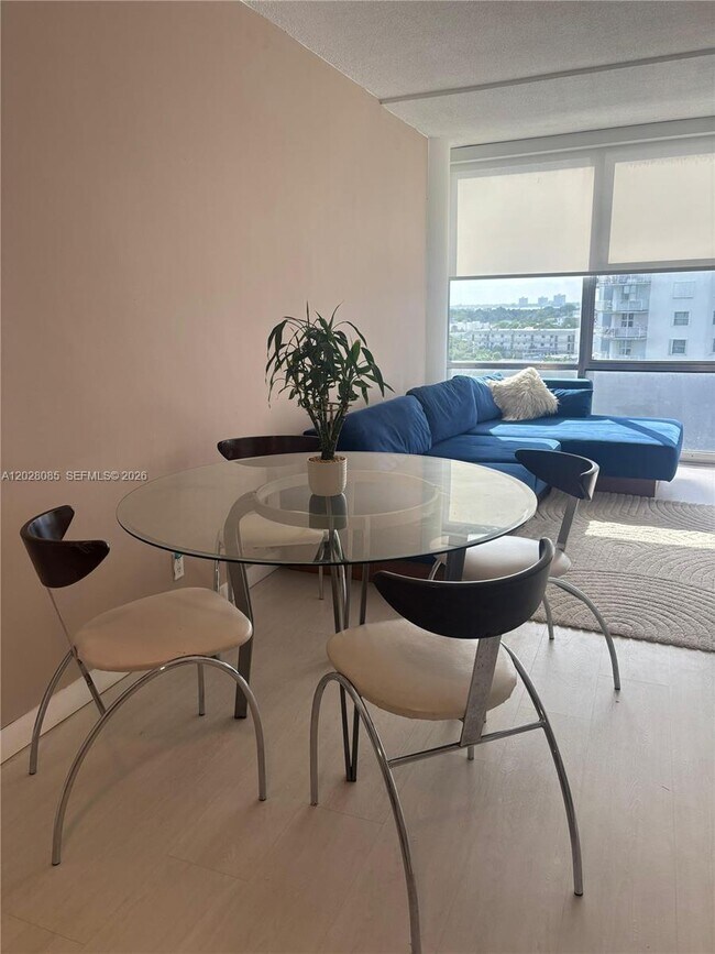 900 Bay Dr Unit 811