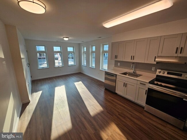 Building Photo - 200 Hamilton Ave Rental