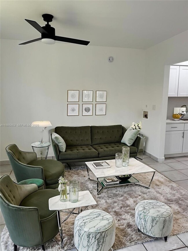 Building Photo - 2170 Bay Dr Unit 3-19