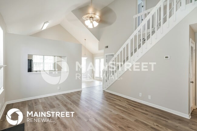 Photo - 503 Selsey Ct S