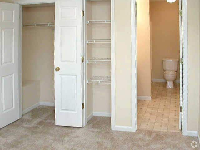 Bedroom - Stringtown Village Apartments