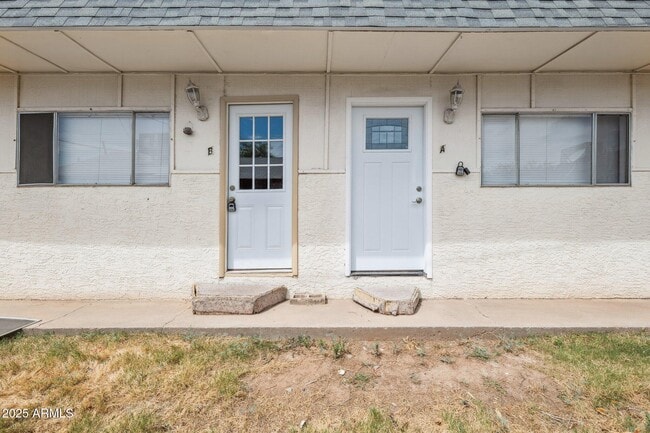 Building Photo - 2525 E Willetta St Unit B Rental