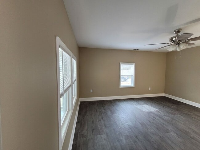 Photo - Franklin Co Royston – Two Bedroom and Two Bathroom Single Family Home - Country Living Convenient...