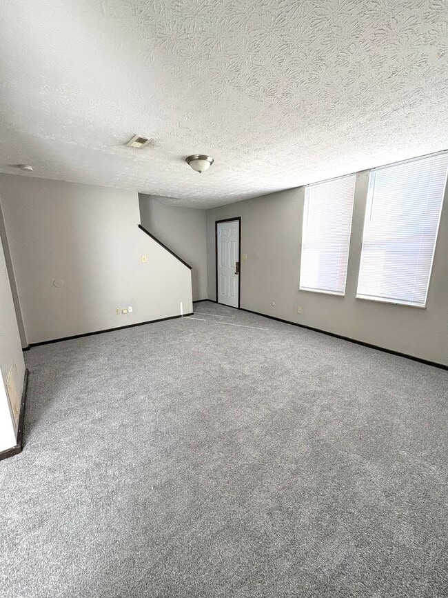 Building Photo - 401-407 Gilbert Street Unit 407 Rental