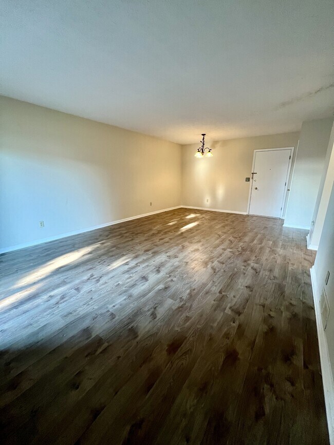 Photo - 427 6th Ave W