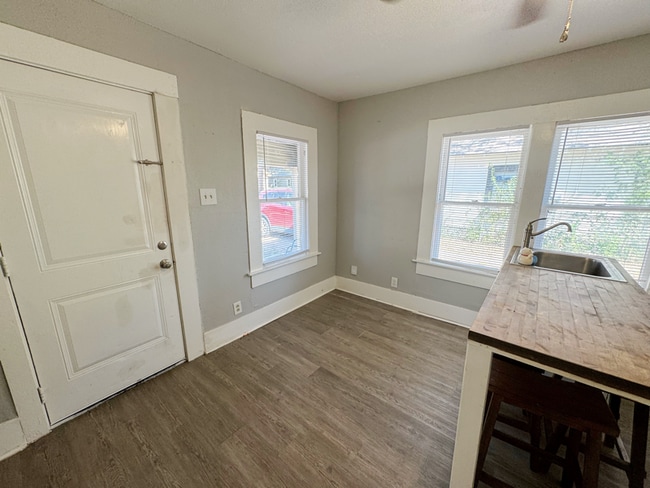 Photo - 620 Potomac St