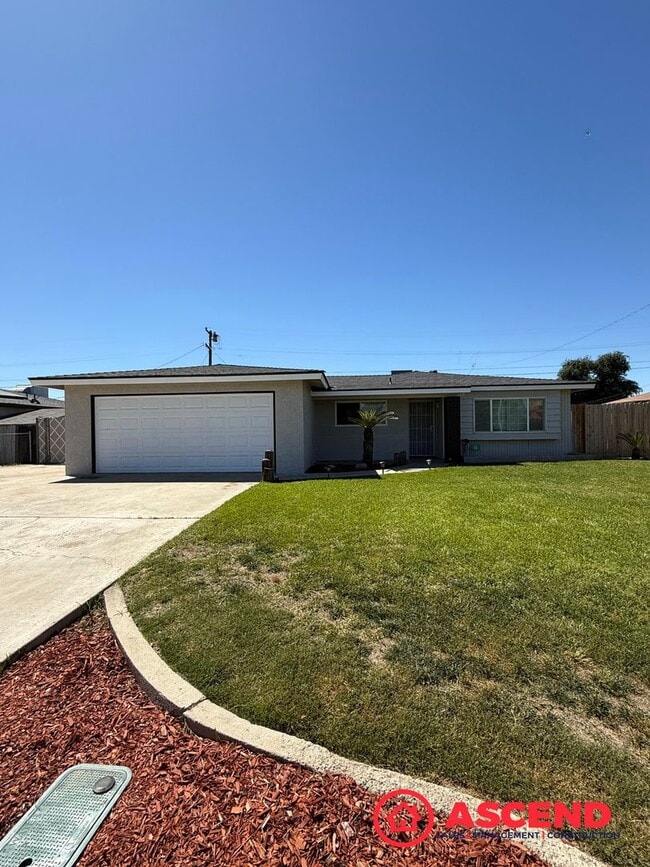 Building Photo - Charming 3 Bedroom / 2 Bath Home + Additional Office