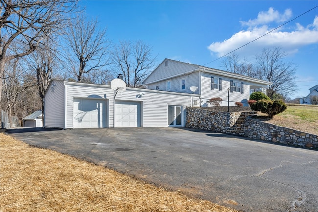 Photo - 3024 E Ruritan Rd