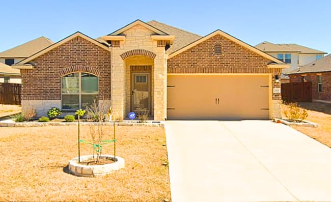 Building Photo - Don't Miss Out on This Beauty At 2521 Bargello! - Now Available For Rent!