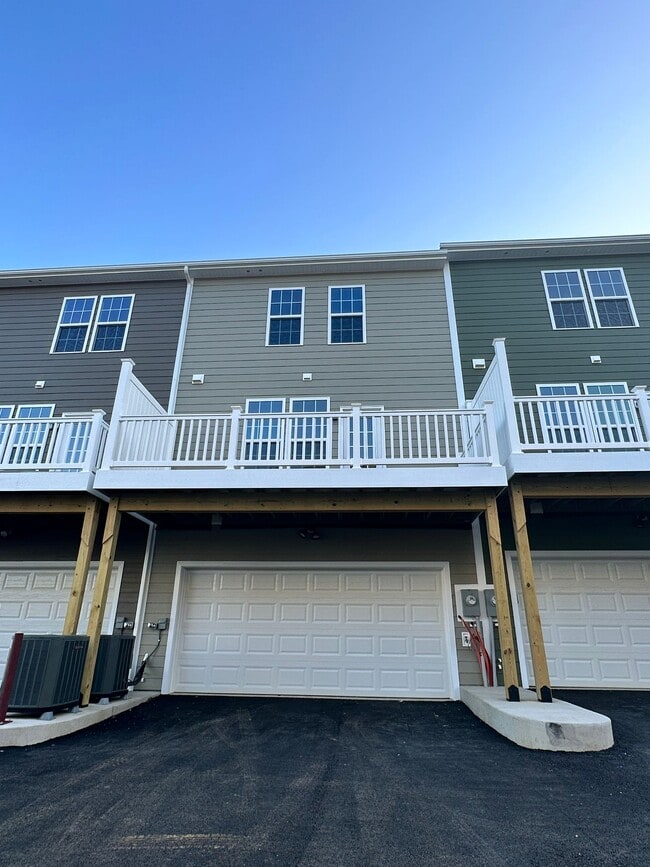 Photo - 409 Randolph Vw Dr