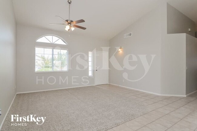 Photo - 127 E Tamarack Dr