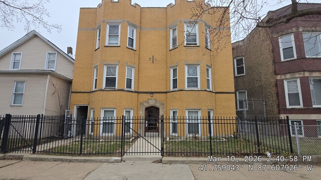 Building Photo - 7444 S Langley Ave