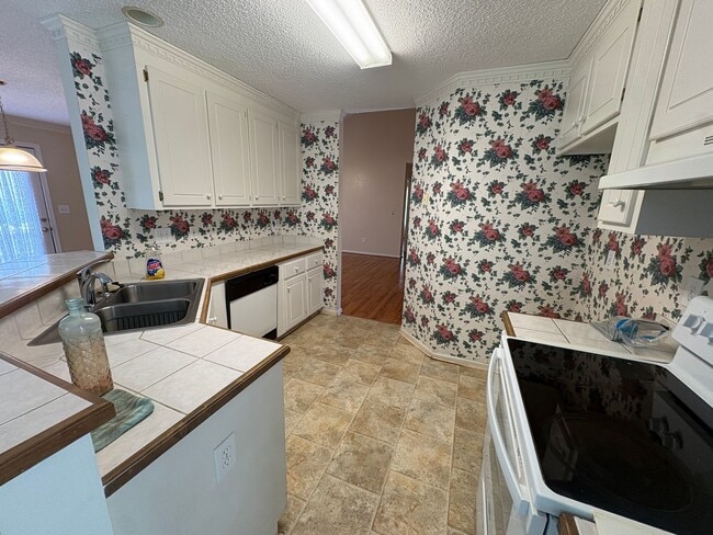 Photo - 10 Fortson Way