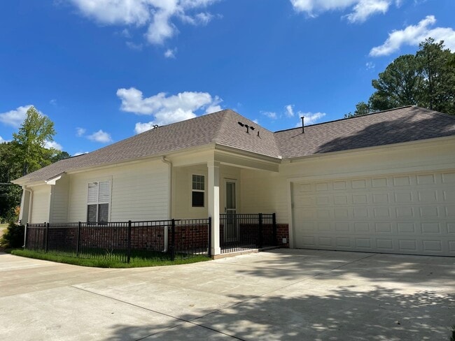 Photo - 4 br 2 ba home in Oxford