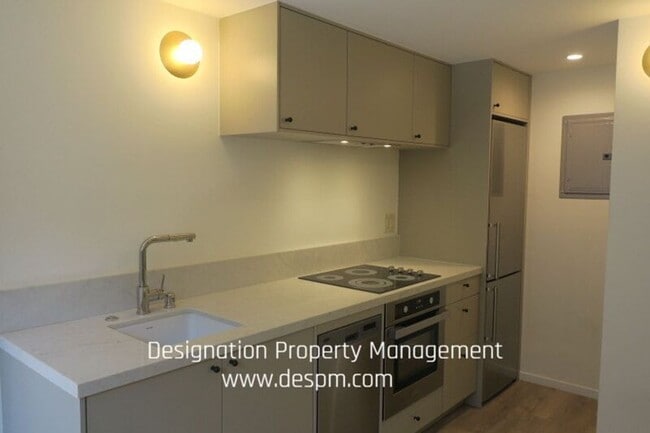 Building Photo - 3181 Verdugo Pl Unit 3183 1/2 Verdugo Place Rental