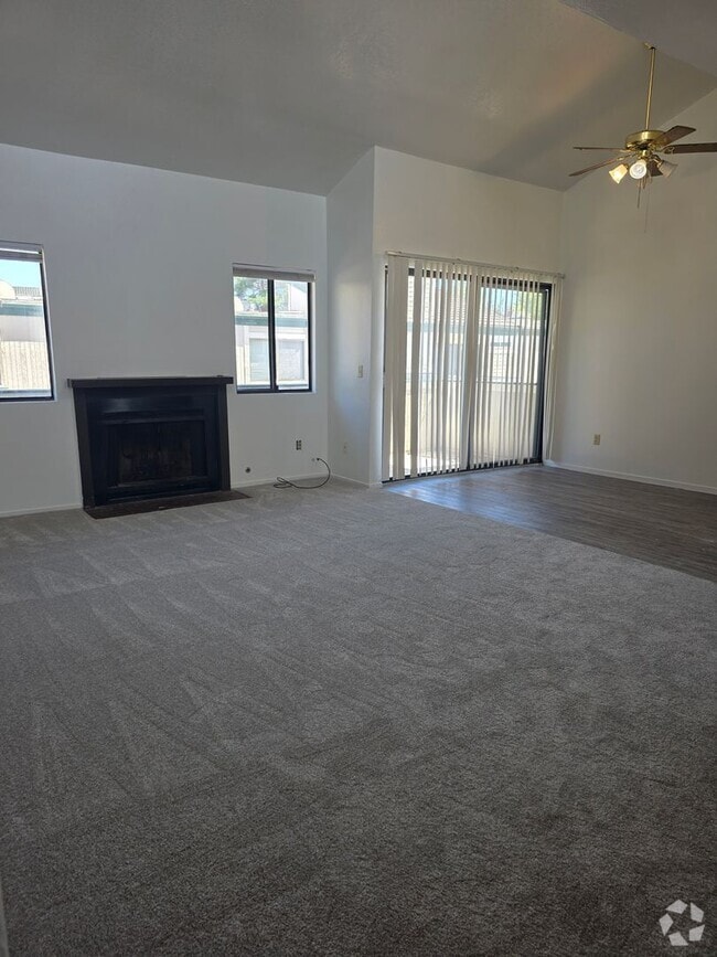 Building Photo - 2-bedroom, 1 1/2 Bath, 2-Car Garage, with ... Rental