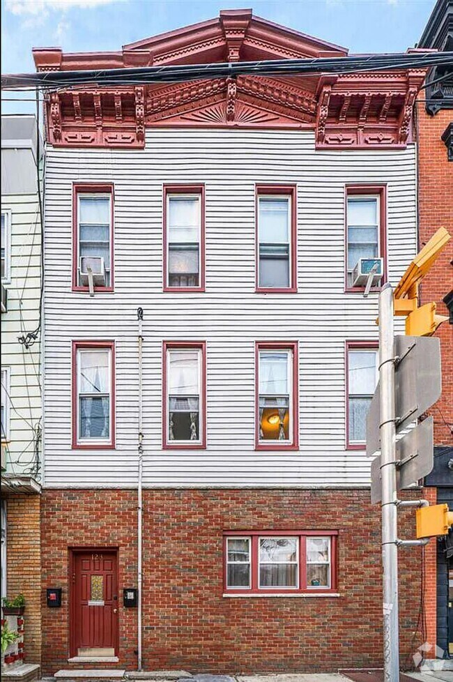 Building Photo - 123 Franklin St Unit 2 Rental