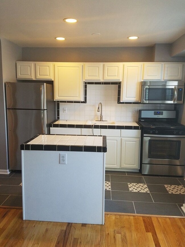 Photo - 505 Logan St Casa