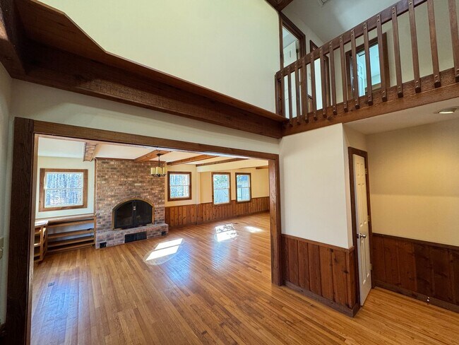 Photo - Stunning 5 Bedroom Home in Chapel Hill on ...