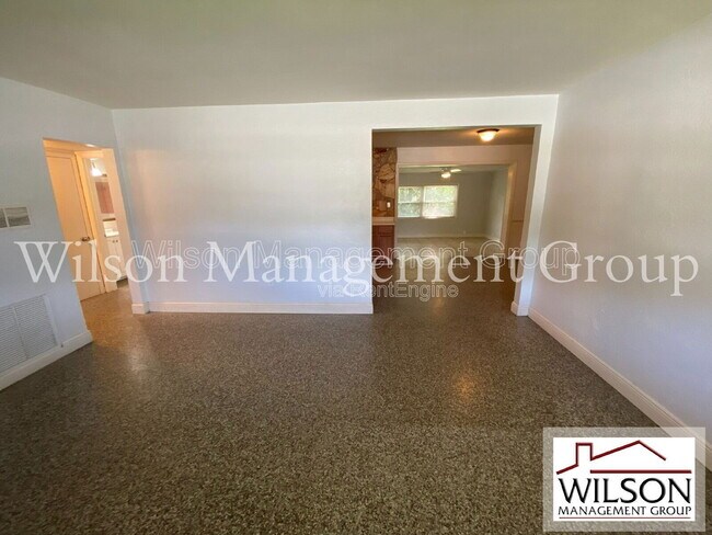 Photo - 2606 Aloma Ave