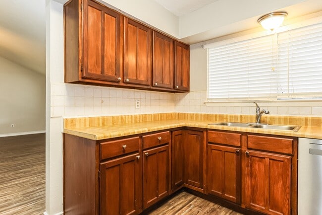 Photo - 20327 Bridgedale Ln