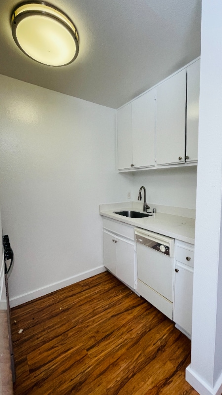 Photo - 7044 Hawthorn Ave Unit 214