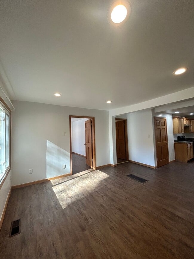 Photo - Updated 3 Bedroom House!