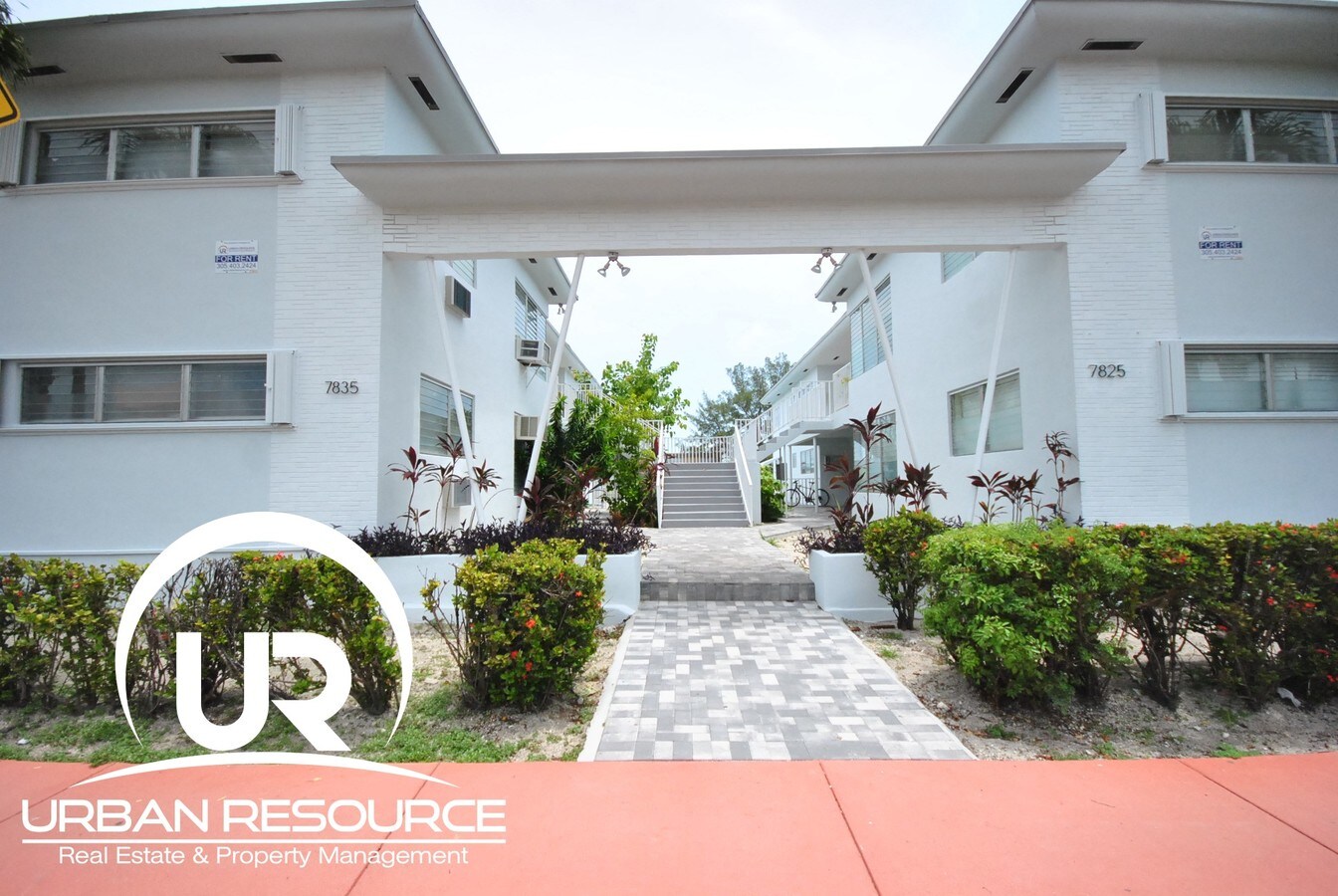 Photo - 7849 Crespi Blvd