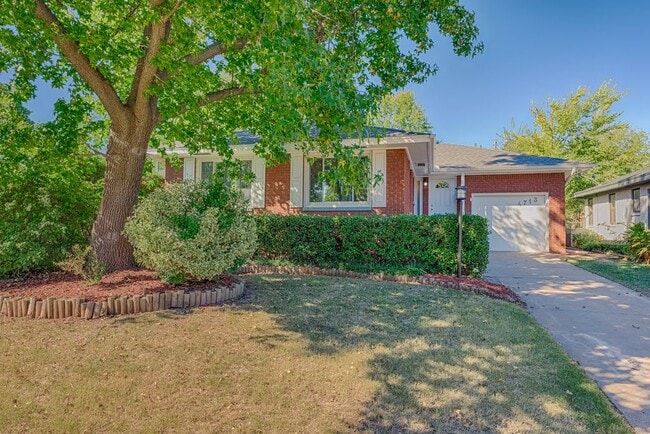 Photo - 4713 N Harvey Pkwy