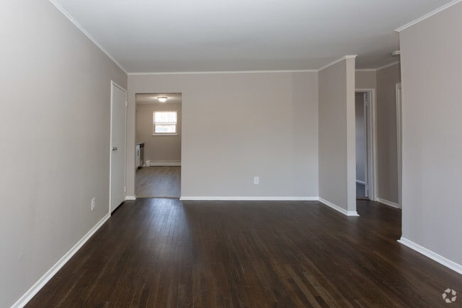 Living Room - Shrewsbury Arms Apartments