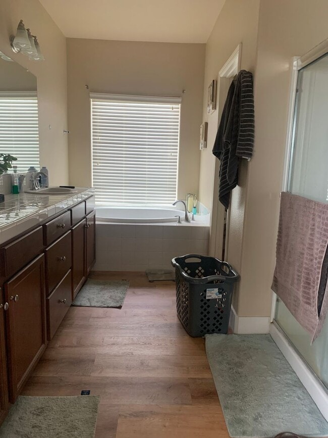 Photo - 4 Bedroom 2.5 Bath ready soon House