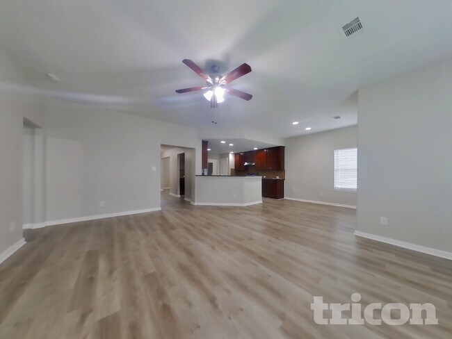 Photo - 23303 Crosscut Pass Dr