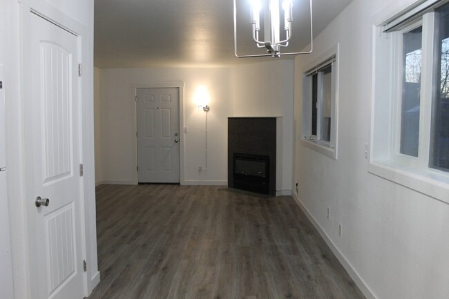 890 Blind Nick Dr Unidad 3