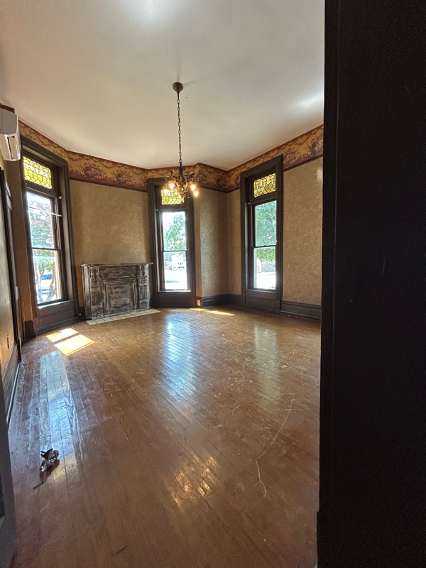 Building Photo - 302 N 7th St Rental
