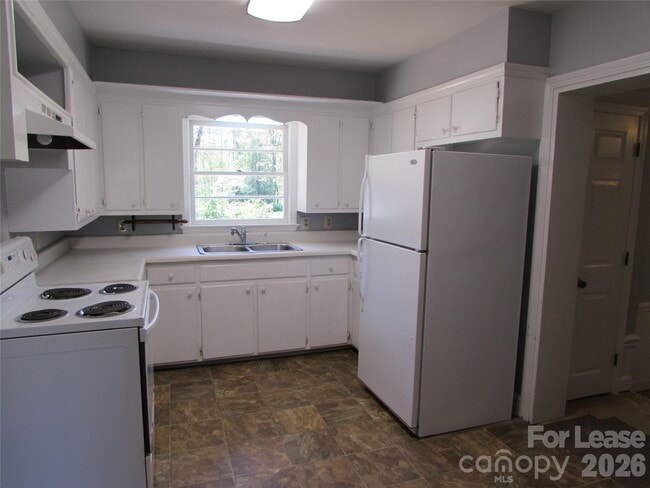 Photo - 1107 Forestdale Dr