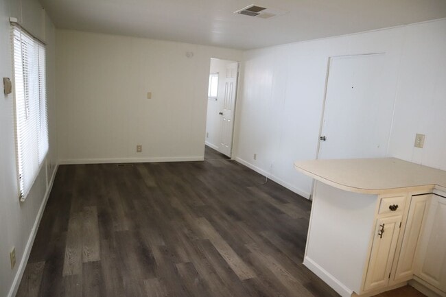 790 Greenlane