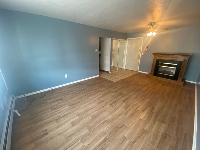 1201 Greenwood - 2 Blocks from WMU Campus! - 1201 Greenwood - 2 Blocks from WMU Campus! Apartment Unit 202