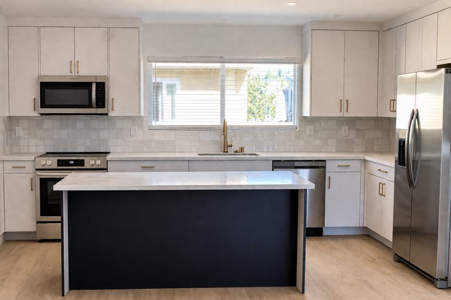 Building Photo - Salt + Sea - Luxury Coastal Apartments in Carlsbad Village