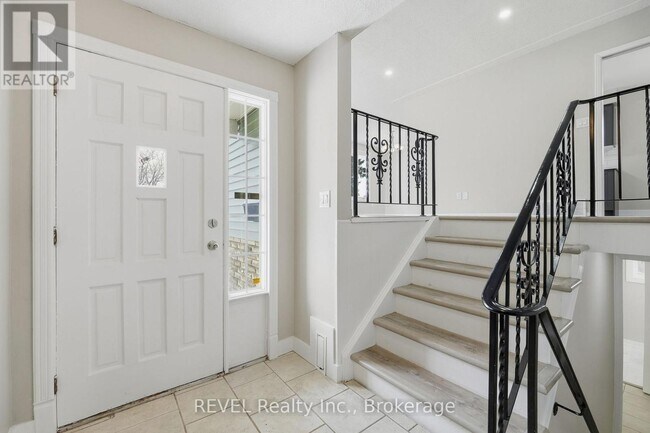 Photo - 8230 Westwood St